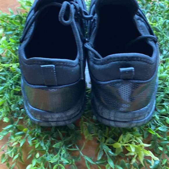Fabletics Cambia Performance Black Sneaker 8.5 - Picture 4 of 9